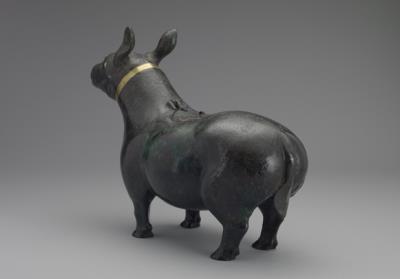 图片[2]-Zun wine vessel in the shape of animal with metal wire and turquoise inlay, mid-Warring States period, 375-276 BCE-China Archive